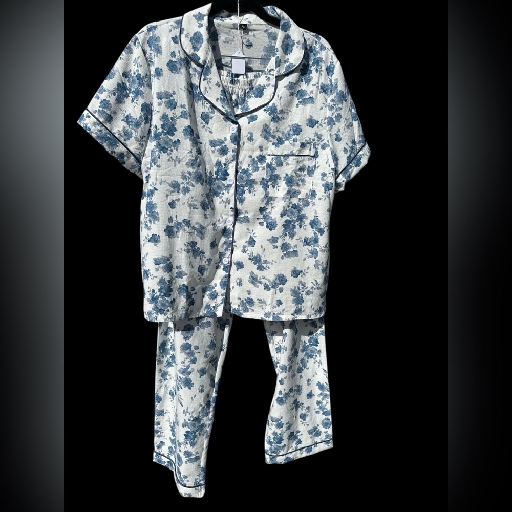 Chinoiserie Toile de Jouy Blue & White Floral Print  Pajama Set NWOT